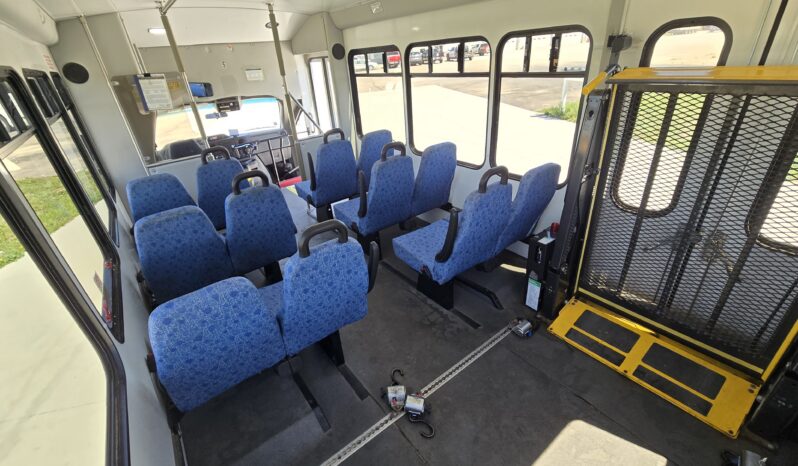 2016 Ford Shuttle Senator 2- E450 W/Handi and Rear Air -14pas full