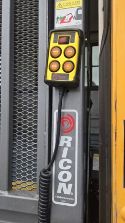 2004 Thomas Freightliner FS 65 24pass w/Handi full