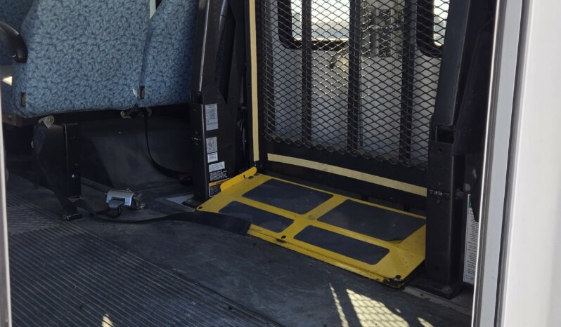 2011 FORD E450 Econo SHUTTLE 20/pass w/Air & Handi full