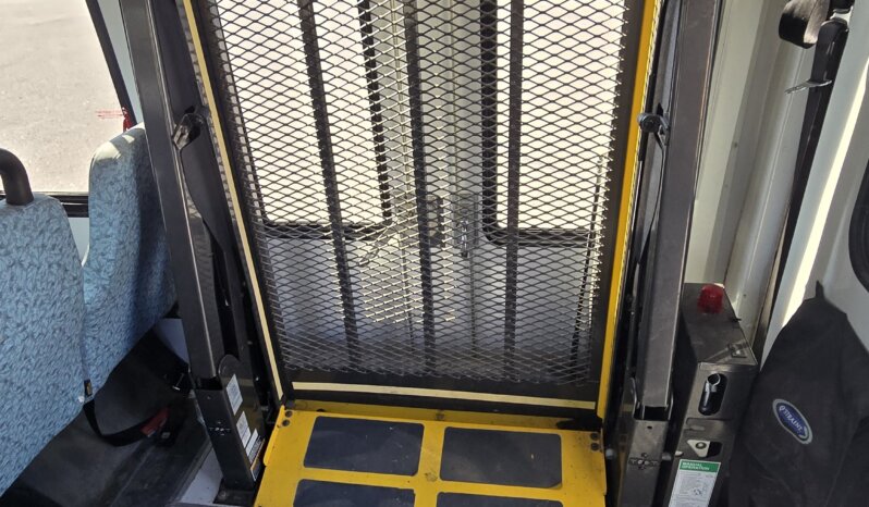 2011 FORD E450 Econo SHUTTLE 20/pass w/Air & Handi full