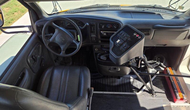 2002  Bluebird Chevrolet Express G3500 15/pass full