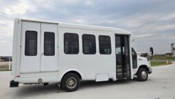 2010 Ford E450 Shuttle w/Handi 10pass 74Kmi full