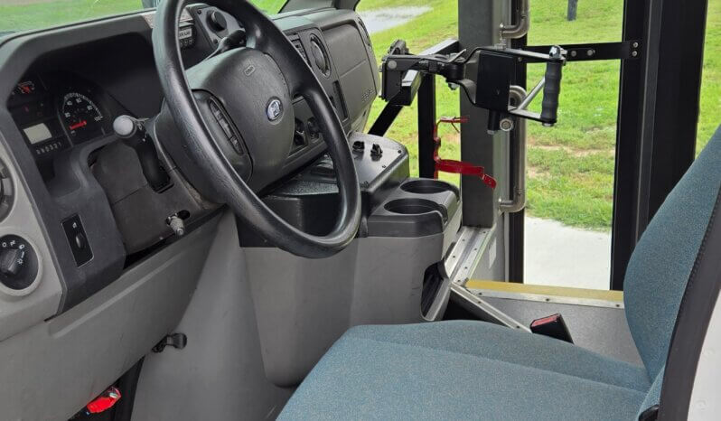 2010 Ford E450 Shuttle w/Handi 10pass 74Kmi full