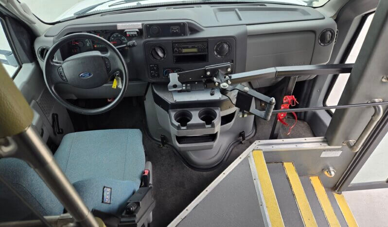 2010 Ford E450 Shuttle w/Handi 10pass 74Kmi full