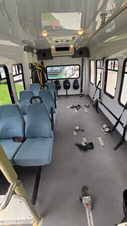 2010 Ford E450 Shuttle w/Handi 10pass 74Kmi full