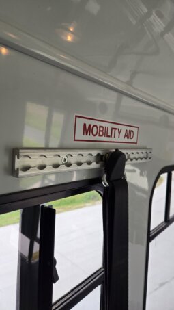 2010 Ford E450 Shuttle w/Handi 10pass 74Kmi full