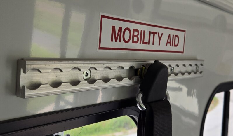 2010 Ford E450 Shuttle w/Handi 10pass 74Kmi full