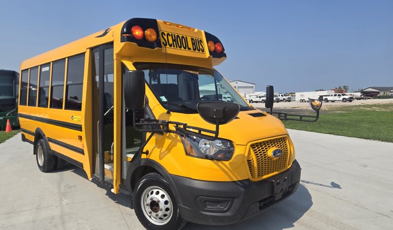 2021 Micro Bird Ford T350HD w/Rear A/C 15pass full