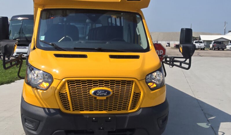 2021 Micro Bird Ford T350HD w/Rear A/C 15pass full