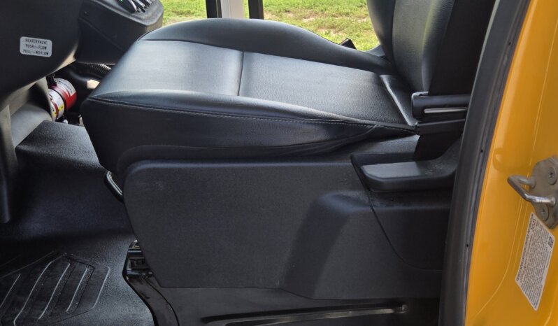 2021 Micro Bird Ford T350HD w/Rear A/C 15pass full