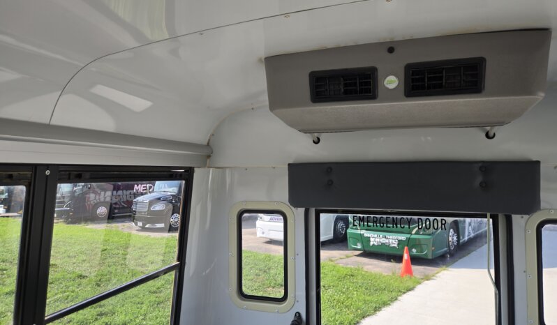 2021 Micro Bird Ford T350HD w/Rear A/C 15pass full