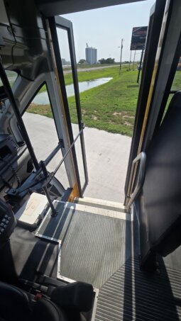 2021 Micro Bird Ford T350HD w/Rear A/C 15pass full