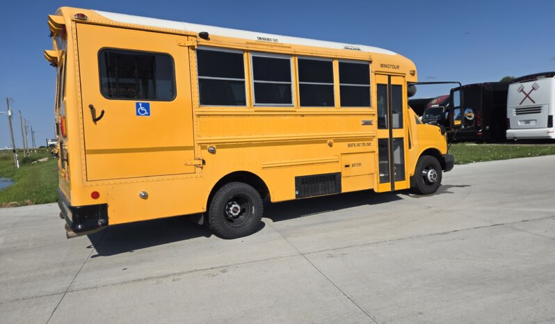 2016 Thomas GMC 4500 Mini w/ Air & Handi full