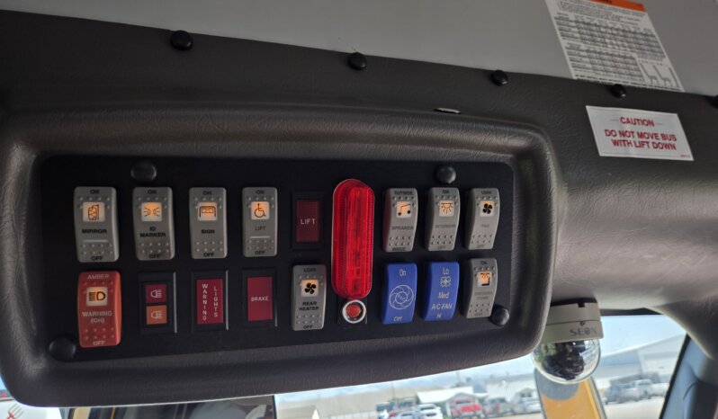 2016 Thomas GMC 4500 Mini w/ Air & Handi full