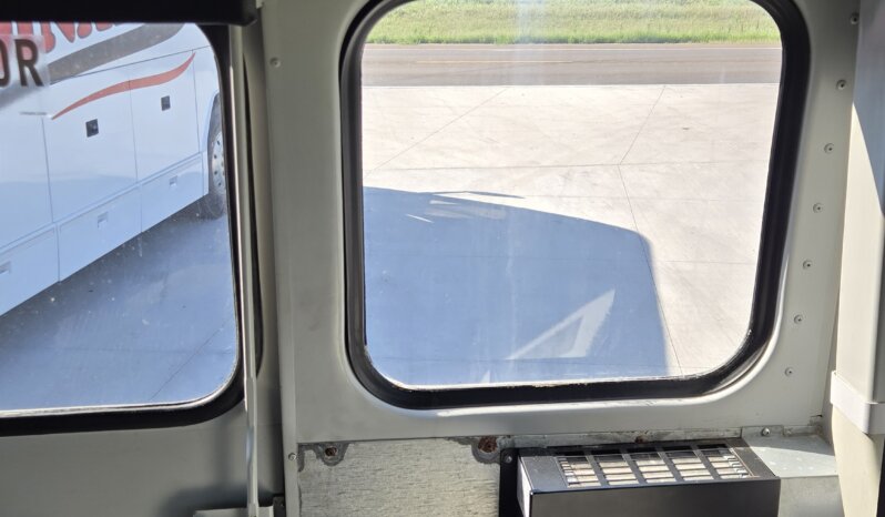 2016 Thomas GMC 4500 Mini w/ Air & Handi full