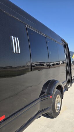 2012 Chevrolet Turtle Top Luxury G3500 Shuttle 14pass full