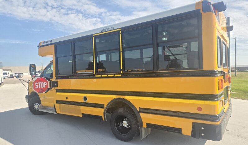 2019 Chevrolet G4500 Collins 29Pass (15Kmi) full