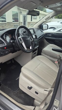 2016 Chrysler Town & Country Touring Wheelchair Accessibility Conv. full