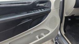 2016 Chrysler Town & Country Touring Wheelchair Accessibility Conv. full