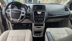 2016 Chrysler Town & Country Touring Wheelchair Accessibility Conv. full