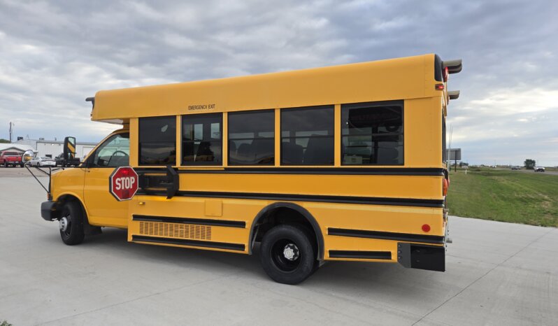 2009 Chevrolet Express G3500 Collins Yellow Bus (LOW MI 42K) full