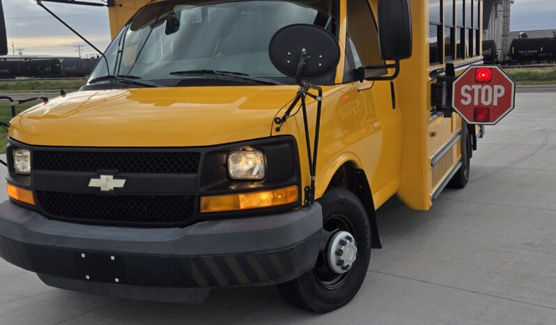 2009 Chevrolet Express G3500 Collins Yellow Bus (LOW MI 42K) full