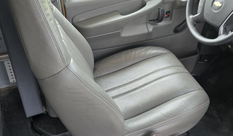 2009 Chevrolet Express G3500 Collins Yellow Bus (LOW MI 42K) full