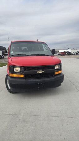 2017 Chevrolet Express 2500 8pass/ 33kmi. full