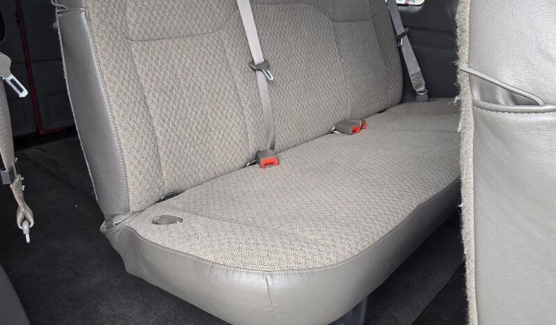 2017 Chevrolet Express 2500 8pass/ 33kmi. full