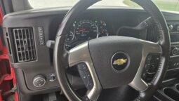 2017 Chevrolet Express 2500 8pass/ 33kmi. full