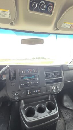 2017 Chevrolet Express 2500 8pass/ 33kmi. full