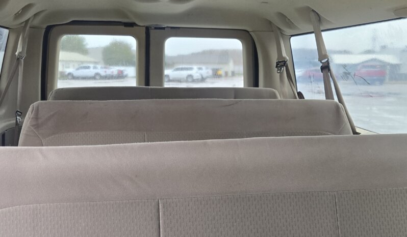 2007 Ford E350 XLT Superduty 11 Pass Van full