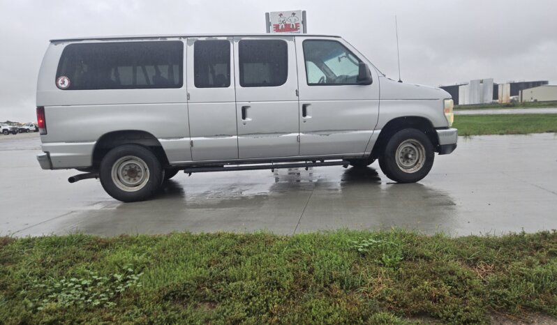 2009 Ford E350 XLT Superduty 11/pass Van full