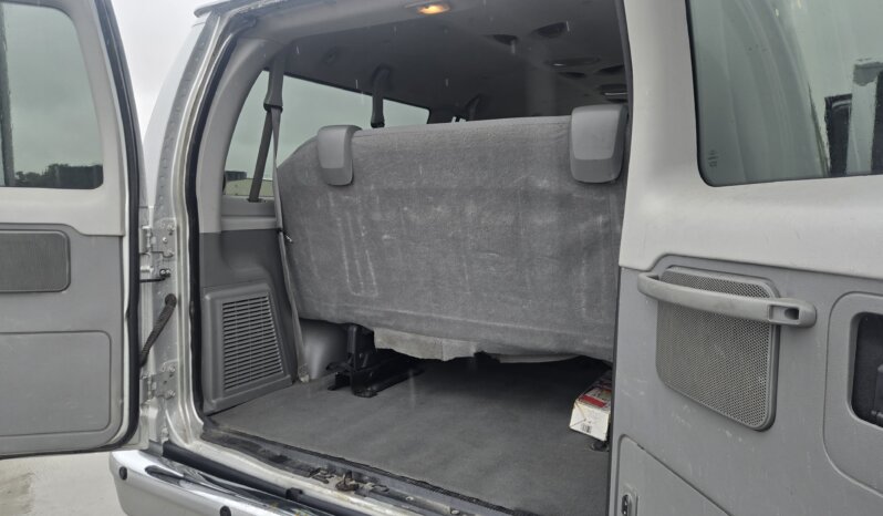 2009 Ford E350 XLT Superduty 11/pass Van full