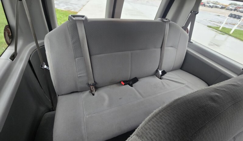 2009 Ford E350 XLT Superduty 11/pass Van full