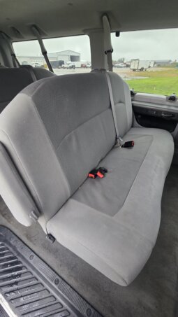 2009 Ford E350 XLT Superduty 11/pass Van full