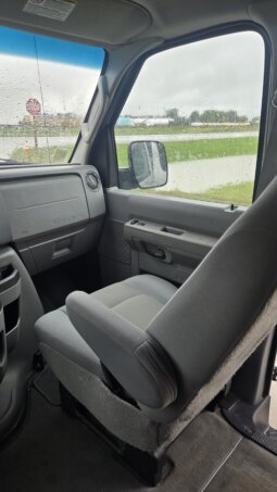 2009 Ford E350 XLT Superduty 11/pass Van full