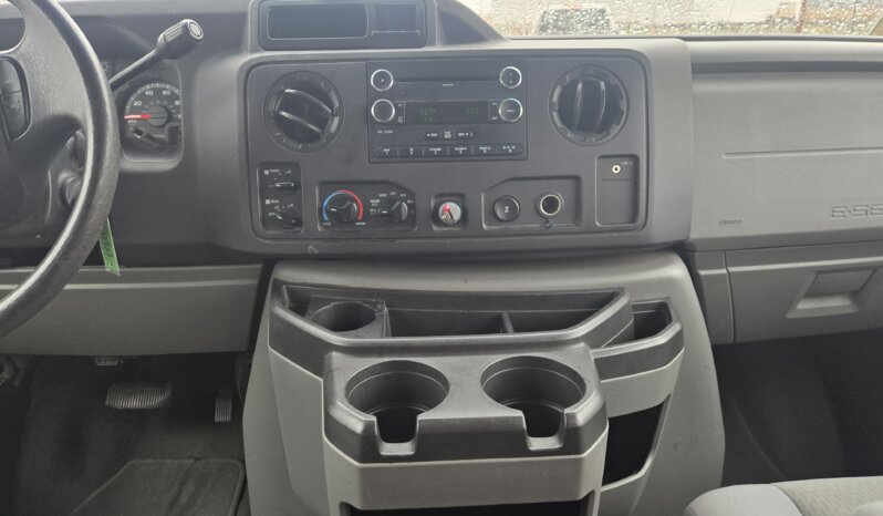 2009 Ford E350 XLT Superduty 11/pass Van full