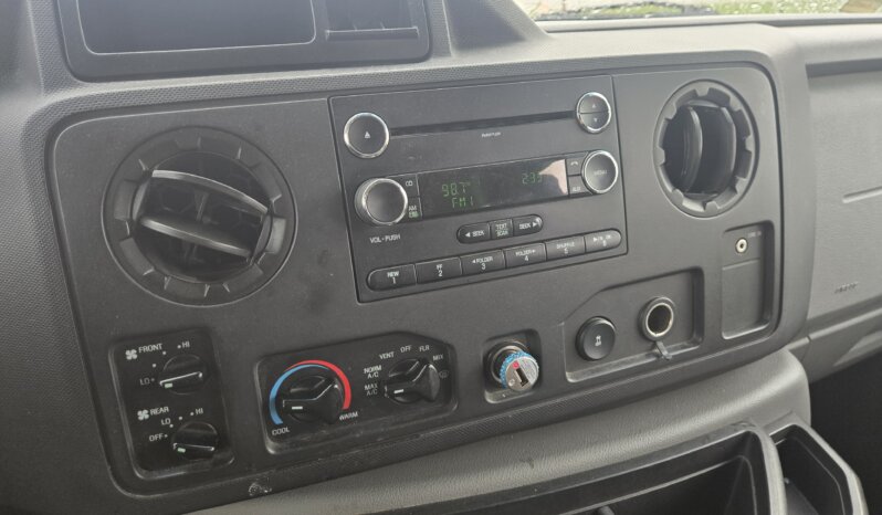 2009 Ford E350 XLT Superduty 11/pass Van full
