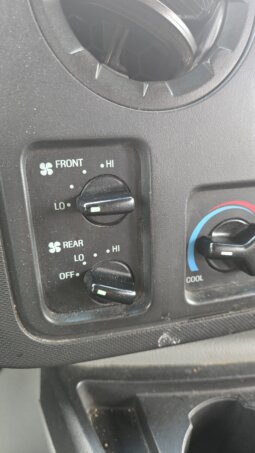 2009 Ford E350 XLT Superduty 11/pass Van full