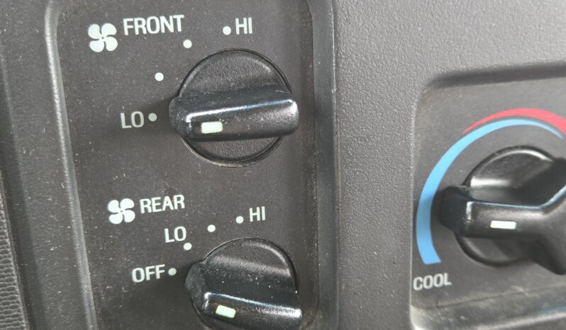2009 Ford E350 XLT Superduty 11/pass Van full
