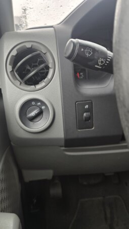 2009 Ford E350 XLT Superduty 11/pass Van full