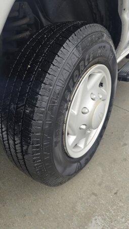 2009 Ford E350 XLT Superduty 11/pass Van full