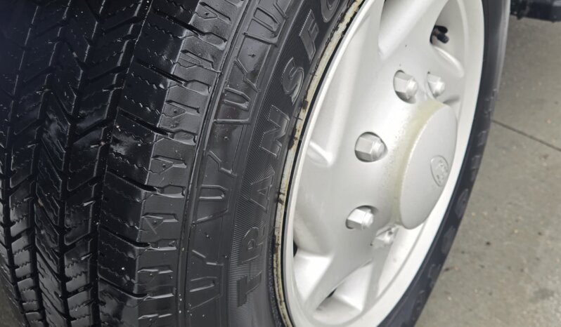 2009 Ford E350 XLT Superduty 11/pass Van full