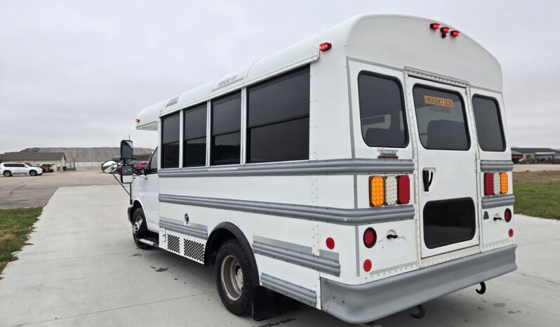 2022 Chevrolet Thomas Minotour Non CDL 14pass- Low Miles 76K full