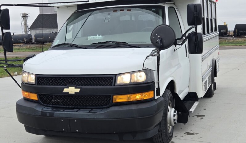 2022 Chevrolet Thomas Minotour Non CDL 14pass- Low Miles 76K full