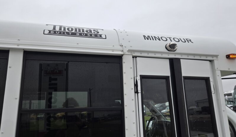 2022 Chevrolet Thomas Minotour Non CDL 14pass- Low Miles 76K full