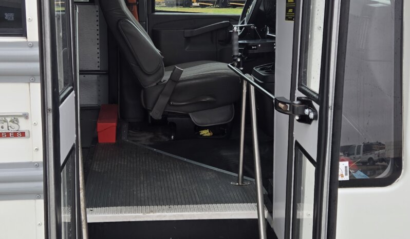 2022 Chevrolet Thomas Minotour Non CDL 14pass- Low Miles 76K full