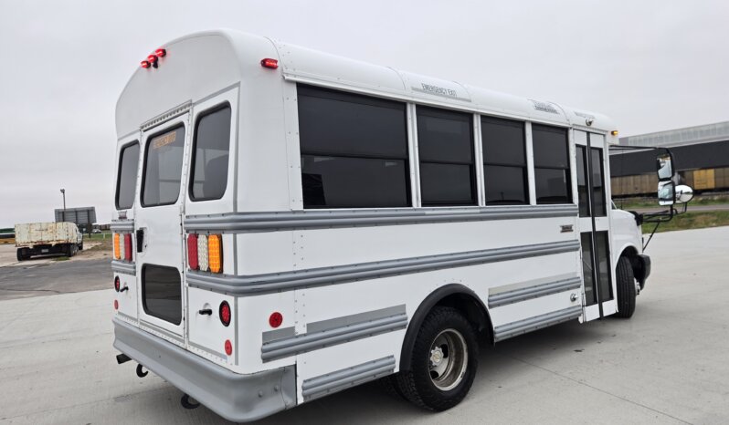 2022 Chevrolet Thomas Minotour (NON CDL) 14pass & Only 75Kmiles full
