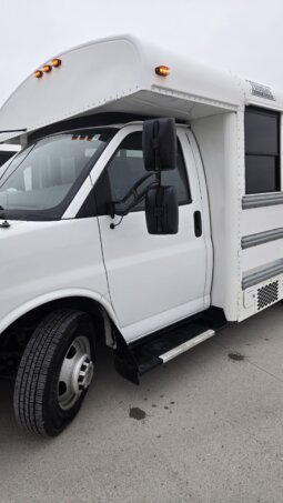 2022 Chevrolet Thomas Minotour (NON CDL) 14pass & Only 75Kmiles full